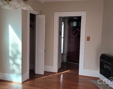 212 E Bell Street - Photo Thumbnail 2