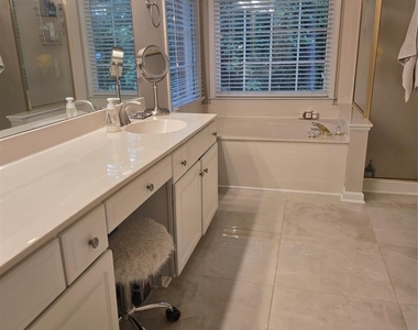 8800 Ferngrove Court - Photo Thumbnail 9