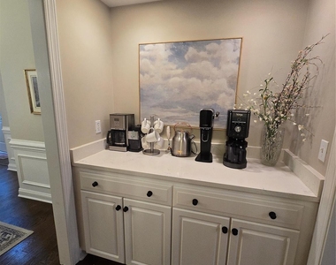 8800 Ferngrove Court - Photo Thumbnail 10