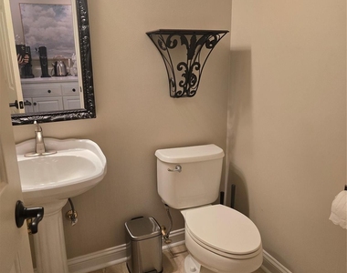 8800 Ferngrove Court - Photo Thumbnail 7