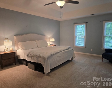 8800 Ferngrove Court - Photo Thumbnail 8