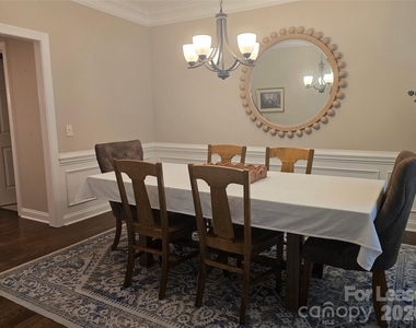 8800 Ferngrove Court - Photo Thumbnail 4