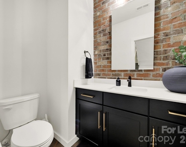 428 E 33rd Street - Photo Thumbnail 7