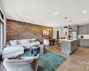 428 E 33rd Street - Photo Thumbnail 17