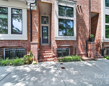 428 E 33rd Street - Photo Thumbnail 35