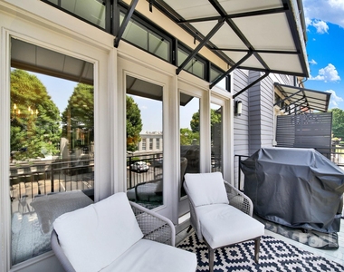 428 E 33rd Street - Photo Thumbnail 16