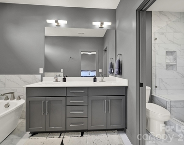 428 E 33rd Street - Photo Thumbnail 22