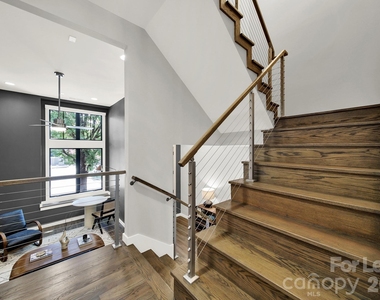 428 E 33rd Street - Photo Thumbnail 6