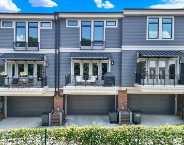428 E 33rd Street - Photo Thumbnail 32