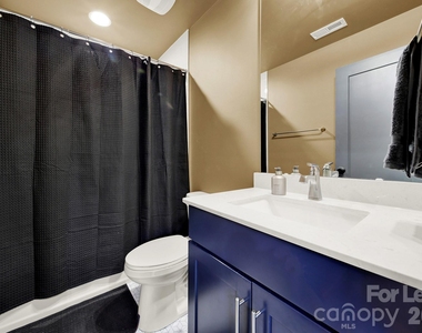 428 E 33rd Street - Photo Thumbnail 31