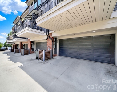 428 E 33rd Street - Photo Thumbnail 33