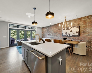 428 E 33rd Street - Photo Thumbnail 13