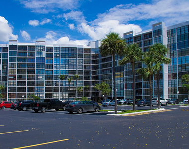 800 Parkview Drive - Photo Thumbnail 1