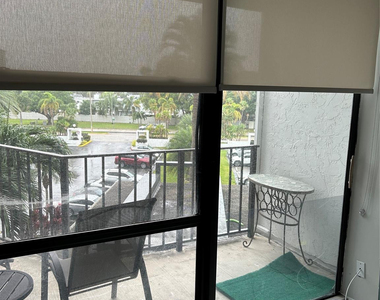 800 Parkview Drive - Photo Thumbnail 6