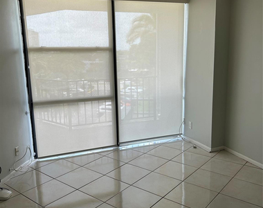 800 Parkview Drive - Photo Thumbnail 5