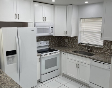 440 Se 2nd Avenue - Photo Thumbnail 8