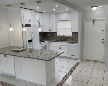 440 Se 2nd Avenue - Photo Thumbnail 1