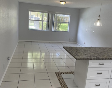 440 Se 2nd Avenue - Photo Thumbnail 4