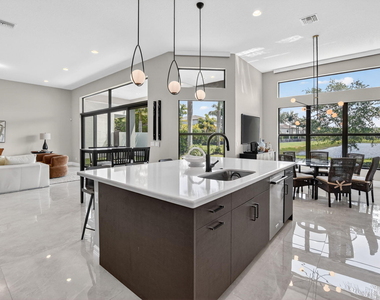 17358 Santaluce Manor - Photo Thumbnail 14