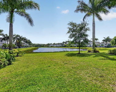 17358 Santaluce Manor - Photo Thumbnail 26