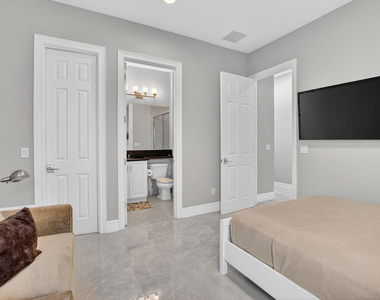 17358 Santaluce Manor - Photo Thumbnail 28