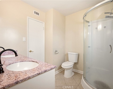 1225 W Glenmere - Photo Thumbnail 7