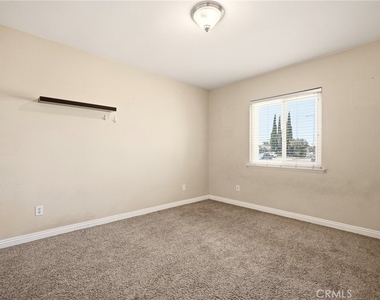 1225 W Glenmere - Photo Thumbnail 21