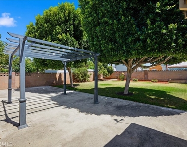1225 W Glenmere - Photo Thumbnail 30