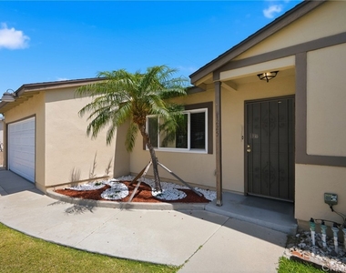 1225 W Glenmere - Photo Thumbnail 2