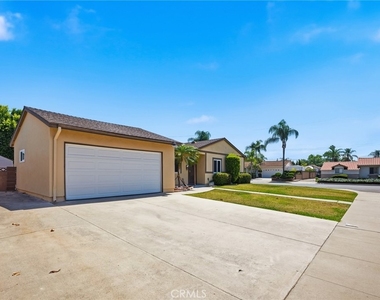 1225 W Glenmere - Photo Thumbnail 1