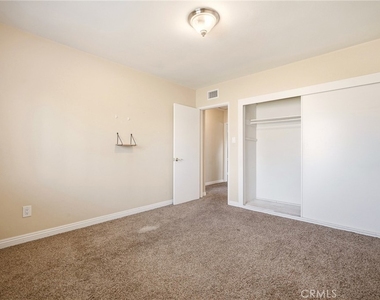 1225 W Glenmere - Photo Thumbnail 26