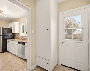 1225 W Glenmere - Photo Thumbnail 19