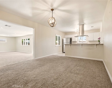 1225 W Glenmere - Photo Thumbnail 18