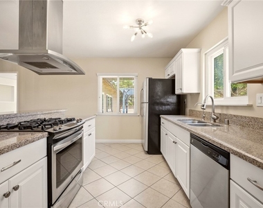1225 W Glenmere - Photo Thumbnail 23