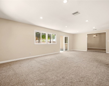 1225 W Glenmere - Photo Thumbnail 12