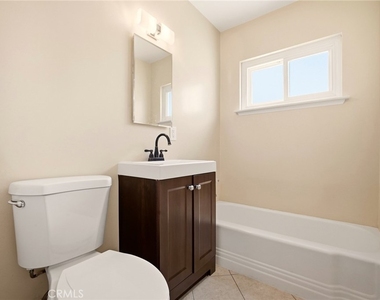 1225 W Glenmere - Photo Thumbnail 8