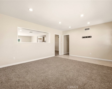 1225 W Glenmere - Photo Thumbnail 14