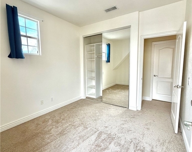 281 Mesa Drive - Photo Thumbnail 24