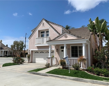 281 Mesa Drive - Photo Thumbnail 3