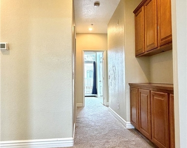 281 Mesa Drive - Photo Thumbnail 23