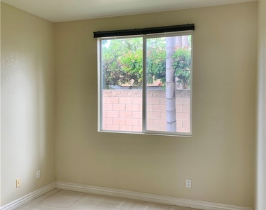 281 Mesa Drive - Photo Thumbnail 10
