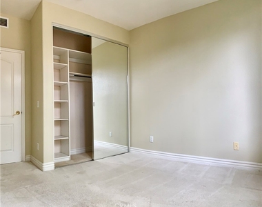 281 Mesa Drive - Photo Thumbnail 11