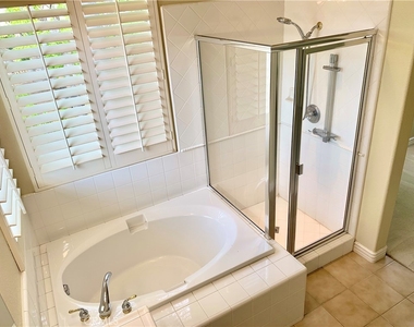 281 Mesa Drive - Photo Thumbnail 15