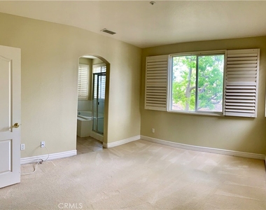 281 Mesa Drive - Photo Thumbnail 14