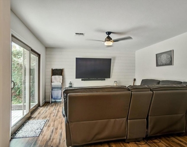 508 Village Road - Photo Thumbnail 13