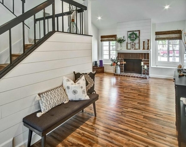 508 Village Road - Photo Thumbnail 2
