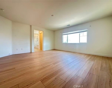 12050 Meander Way - Photo Thumbnail 4