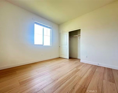 12050 Meander Way - Photo Thumbnail 7