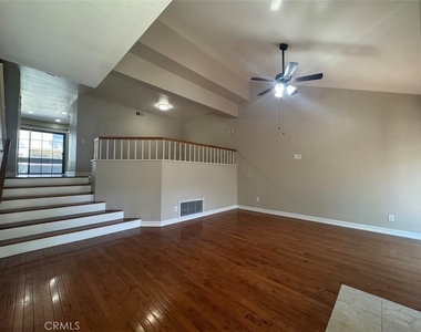 17 Mesquite Place - Photo Thumbnail 4