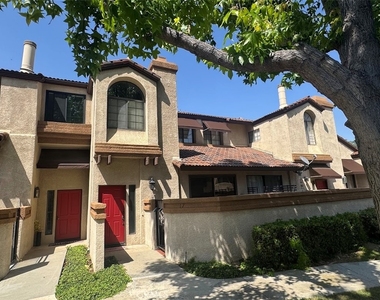 17 Mesquite Place - Photo Thumbnail 1